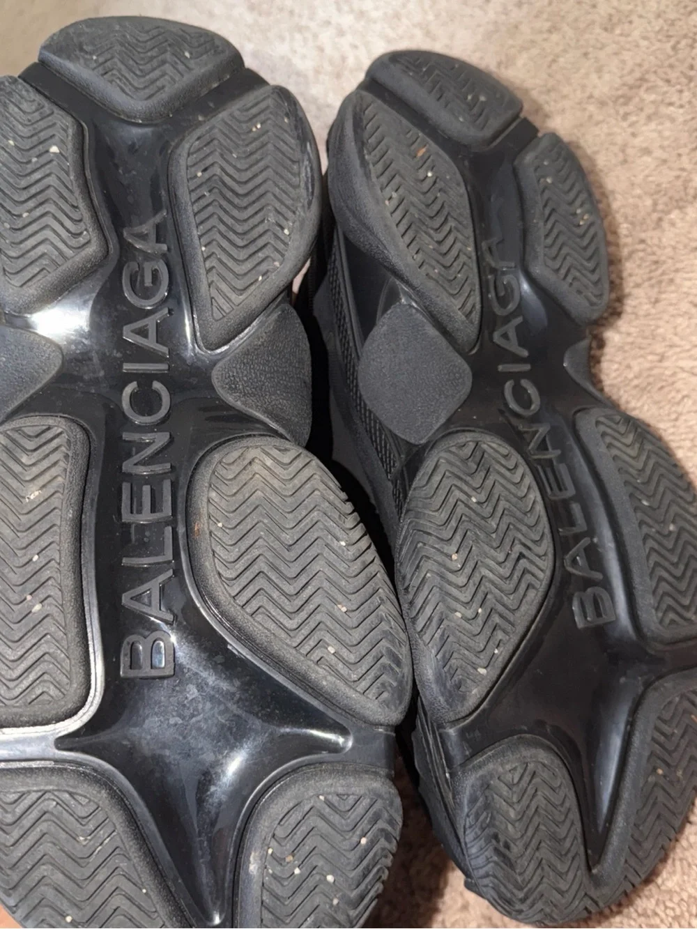 Unisex Balenciaga Triple S Sneaker Triple Black                 M-6 W-8